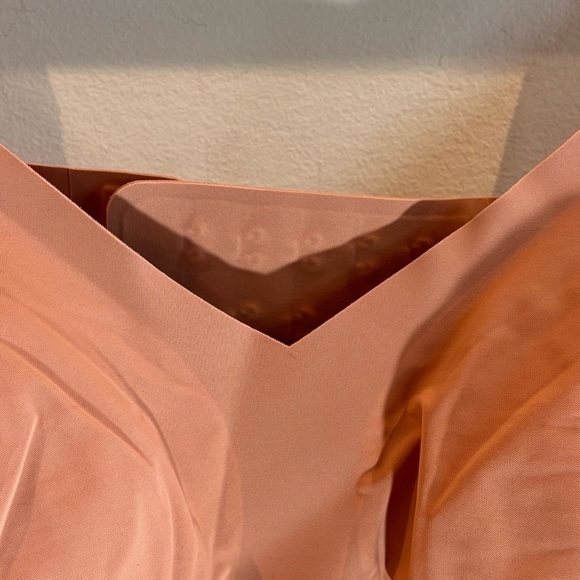 KNIX Sz 6 Bra V-Neck Underwire Free Removable Pads Adjustable Straps & Back NEW - Picture 2 of 8